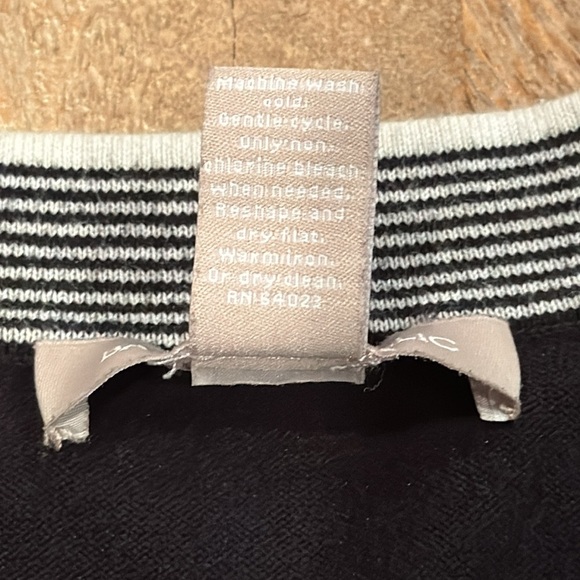 BANANA REPUBLIC CARDIGAN MEDIUM classic traditional professional sophisticated - Picture 3 of 4